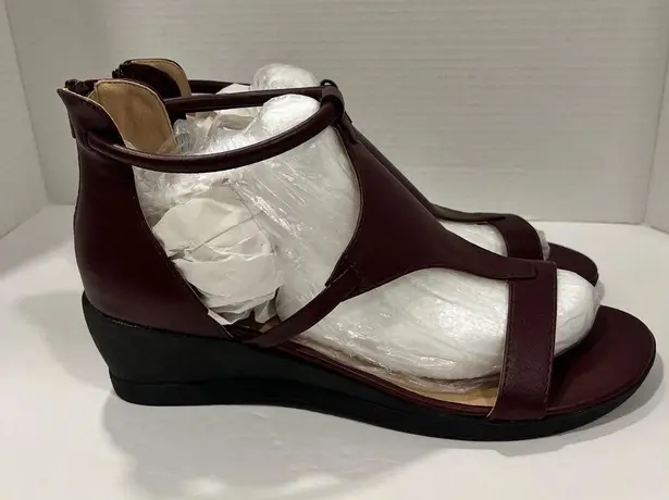 Journee Collection Womens Trayle Wedge Sandals. Size 11. Color: Wine