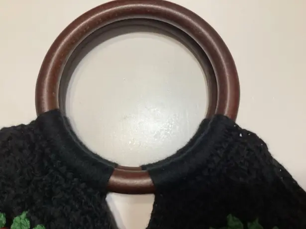 Crochet Rose Tote Bag โ Black & Red Handmade Boho Floral 70s-Inspired Purse