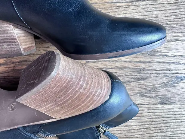 Crown Vintage Women's Ankle Boot SZ 10 Black Leather Sandy Booties