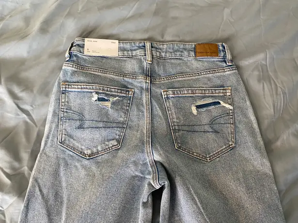 American Eagle Strigid Mom Jeans