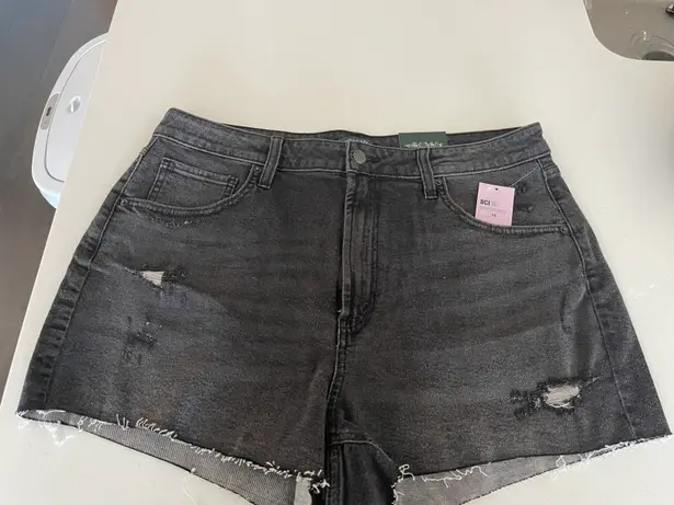 Wild Fable Black Wash High Rise Mom Cut Off Denim Shorts Size 16 NWT