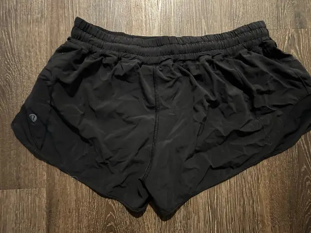 Lululemon  Hot Shorts 2.5" Hot Low-Rise Lined