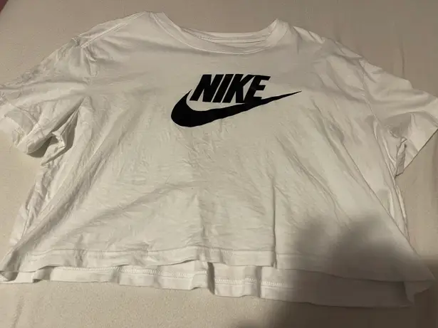 Nike Crop Top T-Shirt