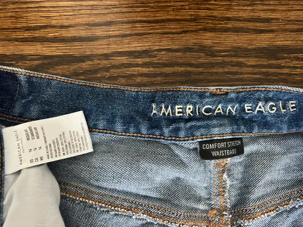 American Eagle Ripped Mom Jeans 