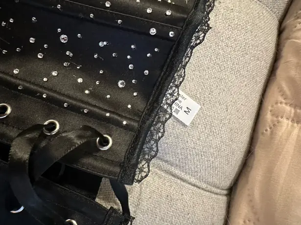 Sabrina Carpenter Black Rhinestone Heart Cut