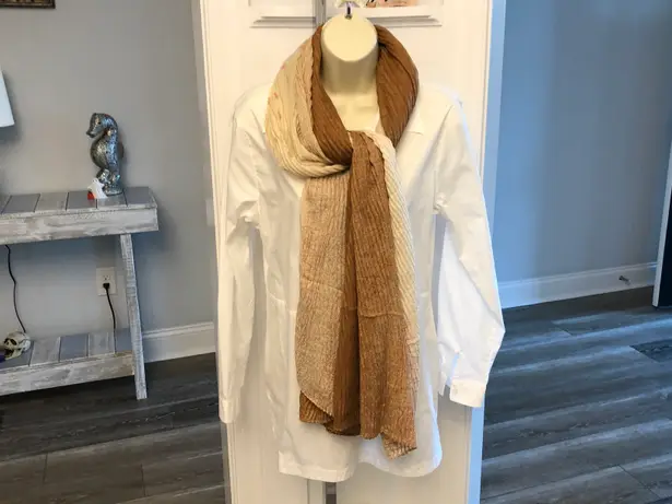 Boutique NEW Gorgeous Long Crinkle Style Scarf In Tans, Cream & Gold