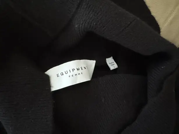 Equipment Women's Mathilde Turtleneck Cashmere Sweater. MSRP $350