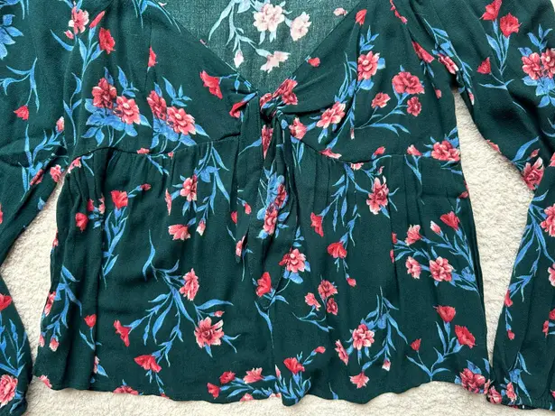 American Eagle Floral Peplum Top