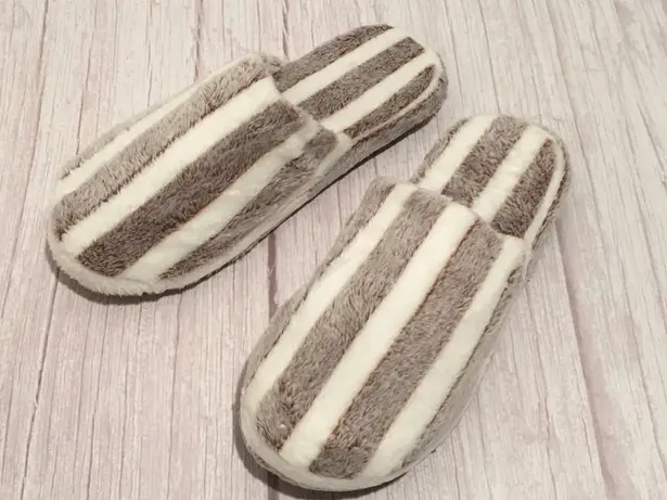 Soft Cozy Slippers, Size 10/11 Brown