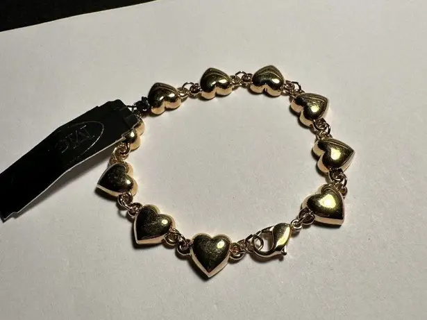 Monet Signed  Gold Tone Metal Heart Bracelet 7 3/4 Inch With Original Tag