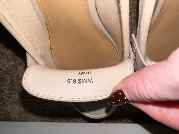 Beige block heel loafers Tan Size 6.5