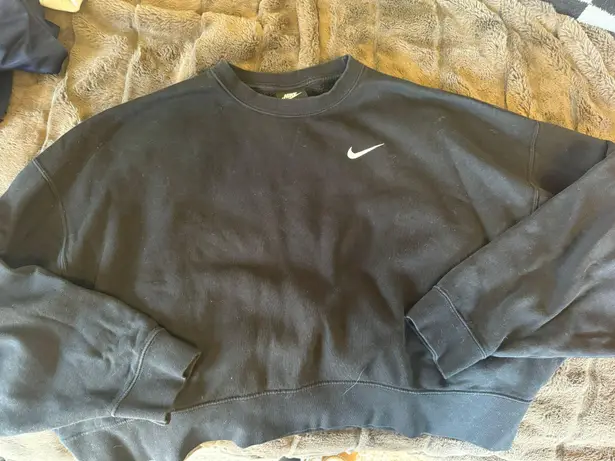 Nike Cropped Crew Neck Sweatshirt