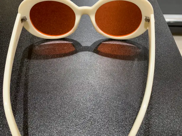 White Glasses thumbnail 2