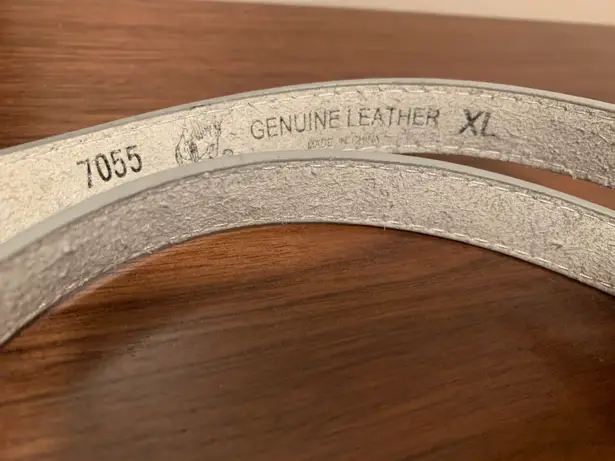 Women’s silver metallic leather belt XL