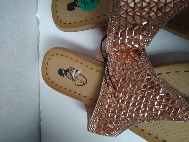 Rhinestone Accents Sandal Thong