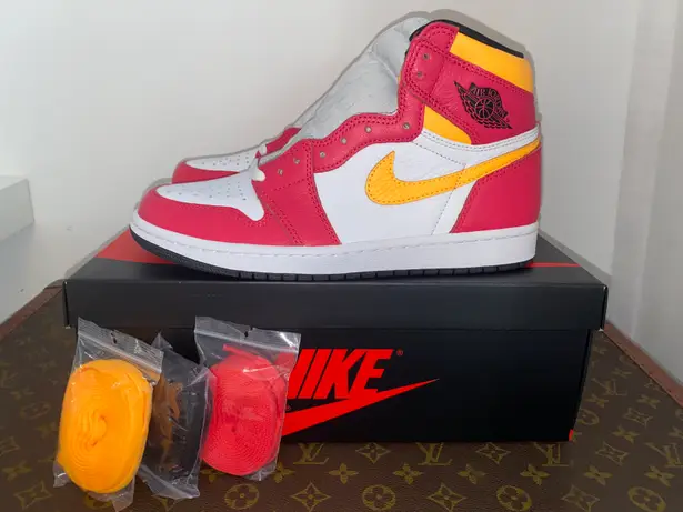 Nike AIR JORDAN 1 HIGH OG "Light Fusion Red"