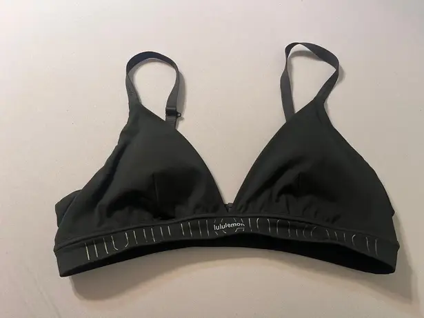 Lululemon License to train Bra light support A/B cup 