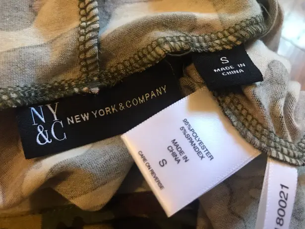Ny&co NY&C Camo Print Short Sleeve Mask Top size S