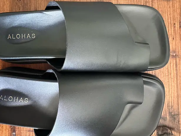 ALOHAS Black Leather Toe Ring Flop Sandals