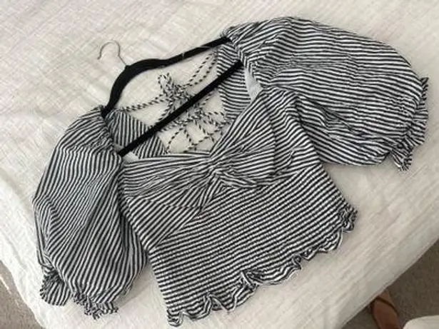 Boutique Striped Puff Sleeve Top Black White