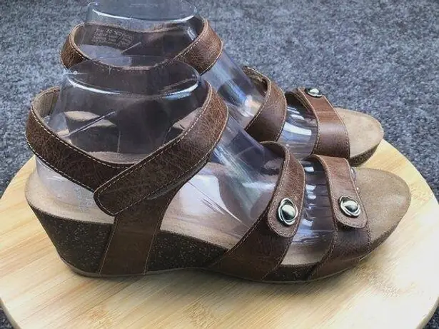 Dansko  SAVANNAH Leather Nubuck Cork Wedge Sz 40-9.5 Comfort Shoes Heels Sandals