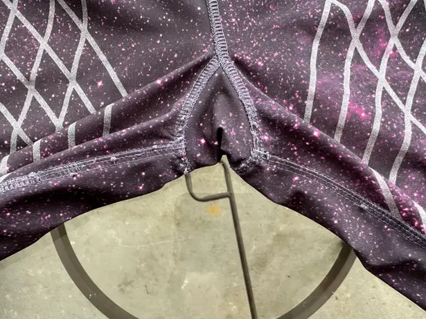 Sweaty Betty Galaxy Capri Activewear Leggings in Purple/Silver - Size Medium