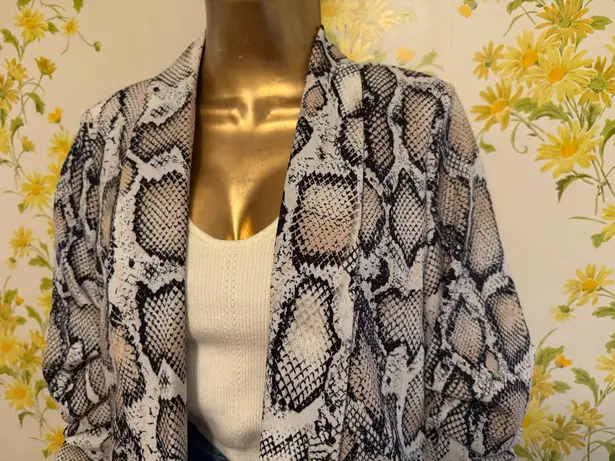 Shake print 3/4 sleeve blazer size L Size L