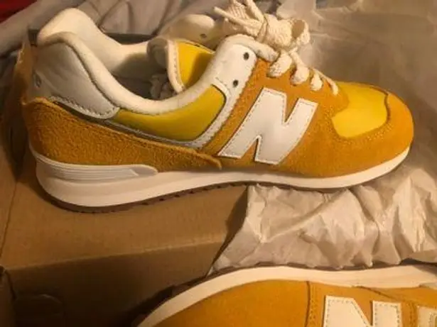 New Balance Tan / Yellow 696 Suede Sneakers