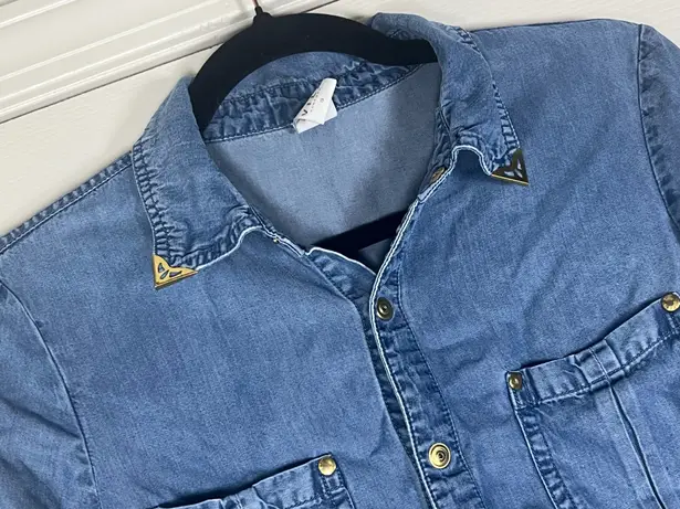 2012 VILA Clothes Women’s CHUK Denim Snap Front Shirt With Gold Accents Small Blue