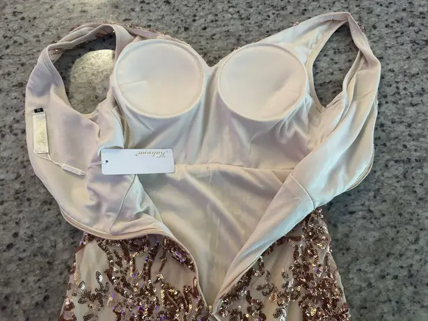 Kalinnu Champagne Sequins Mermaid Evening Gown dress Size Medium New with tags Tan