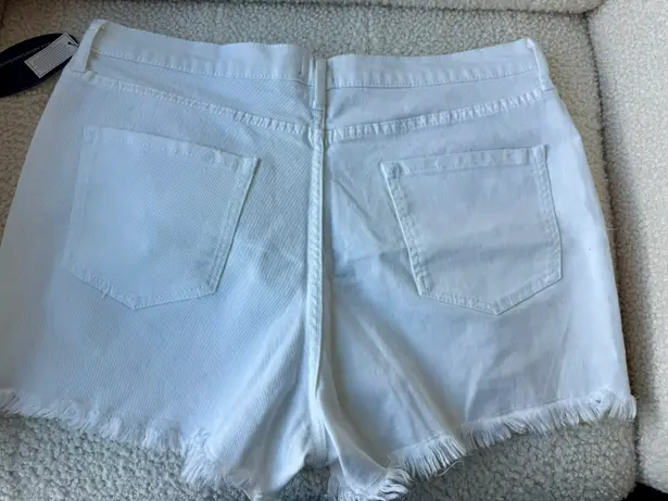 Scoop White Retro Boyfriend High Rise Cut Off Shorts Size 16 NWT!
