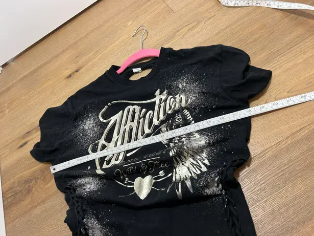 Affliction Small t shirt gold splatter spray paint