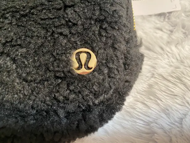 Lululemon Everywhere Fleece Belt Bag