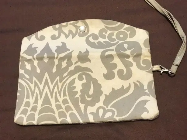 Kara Mia Sofia Clutch Gray & White Fabric in Damask Pattern GUC Snap Closure