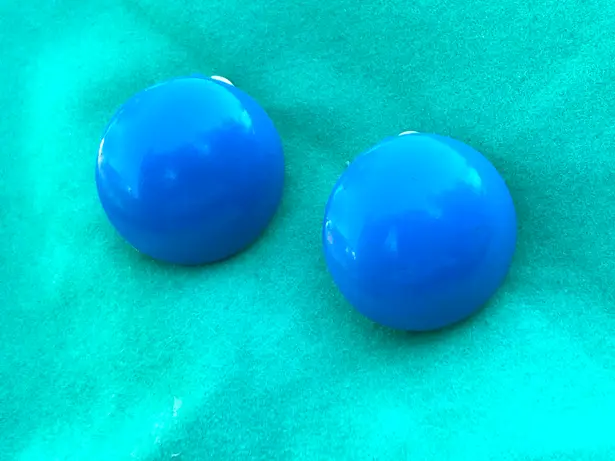 Vintage 80s Azure Blue Round Metal Clip On Earrings Enamel 3/4” Wide 1/4” Deep