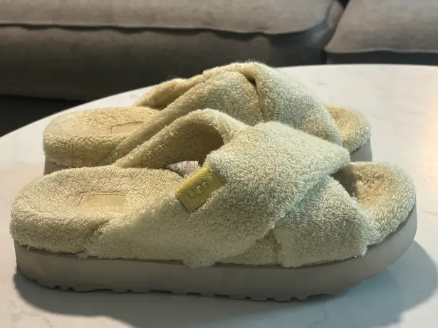 UGG  Fuzz sugar Terry Cross Slide Slipper Platform  thumbnail 1