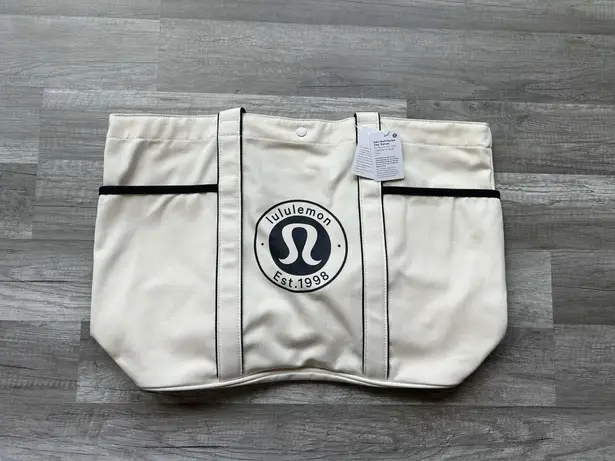 Lululemon  Daily Multi Pocket Canvas Tote Bag New With Tags 20L thumbnail 1