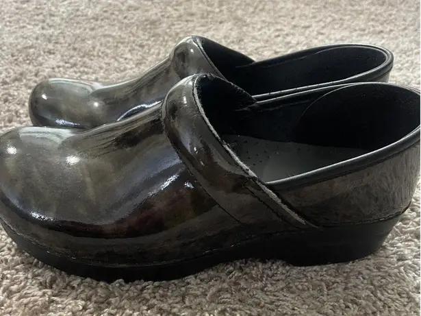 Dansko  Clogs Nurse Professional Marble Patent Women’s EU 40 US 9.5 Black Gray