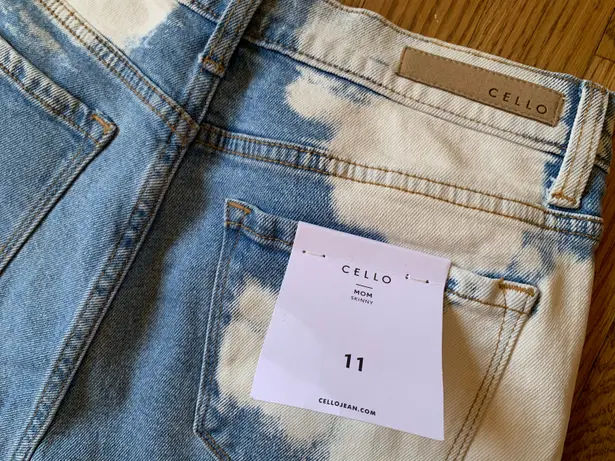 Cello High Rise Bleach dye Mom Jeans size 11