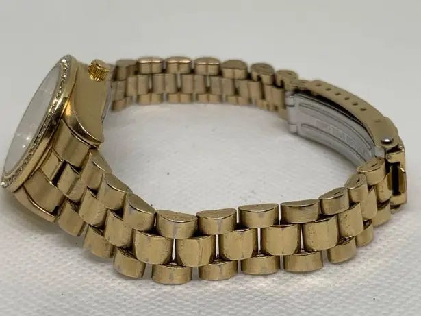 Premier Designs gold tone women classic date watch 25mm round up to 8” running