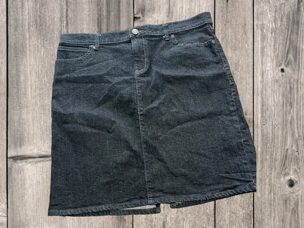 Old Navy Womens Size 12  Black Denim Skirt