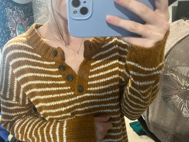 American Eagle Outfitters Sweater