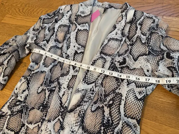 Shake print 3/4 sleeve blazer size L Size L
