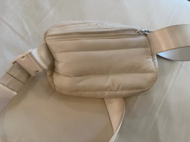 Lululemon  Belt Bag White Puffy