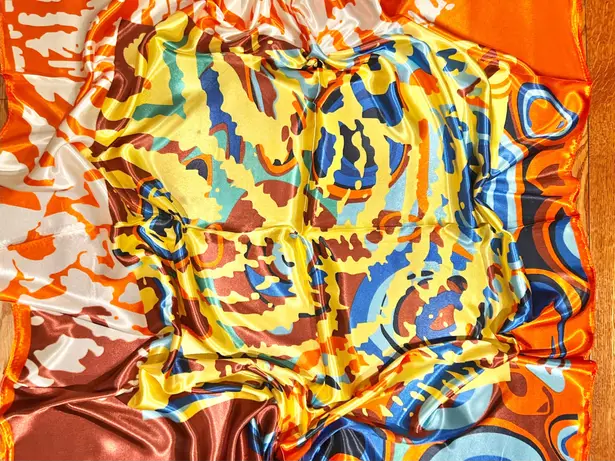 VTG RETRO Abstract Multicolor artwork Square oversized silky scarf 35’/35’ Multiple