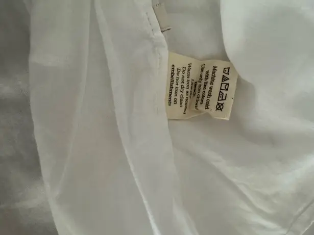 NWOT Banjanan Antonia Skirt Srinagar Embroidered White. MSRP $345. Size L White Size L