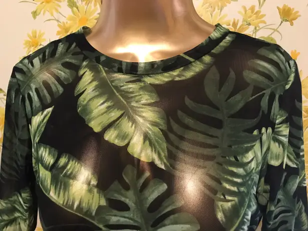 Sans Souci leaf print mesh t shirt size M