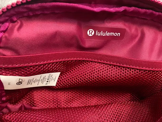 Lululemon Everywhere Belt Bag