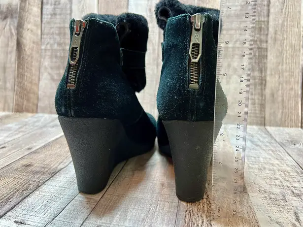 UGG Antonia Black Suede Fur Cuffed Wedge Boot Bootie sz 9 Retails $200