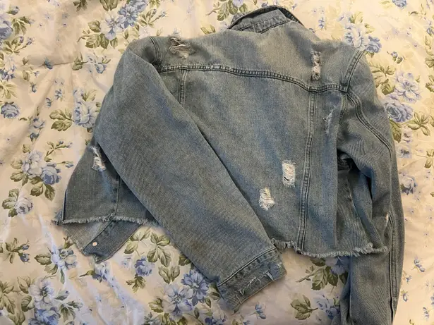 Forever 21 boutique Crop Denim Jacket